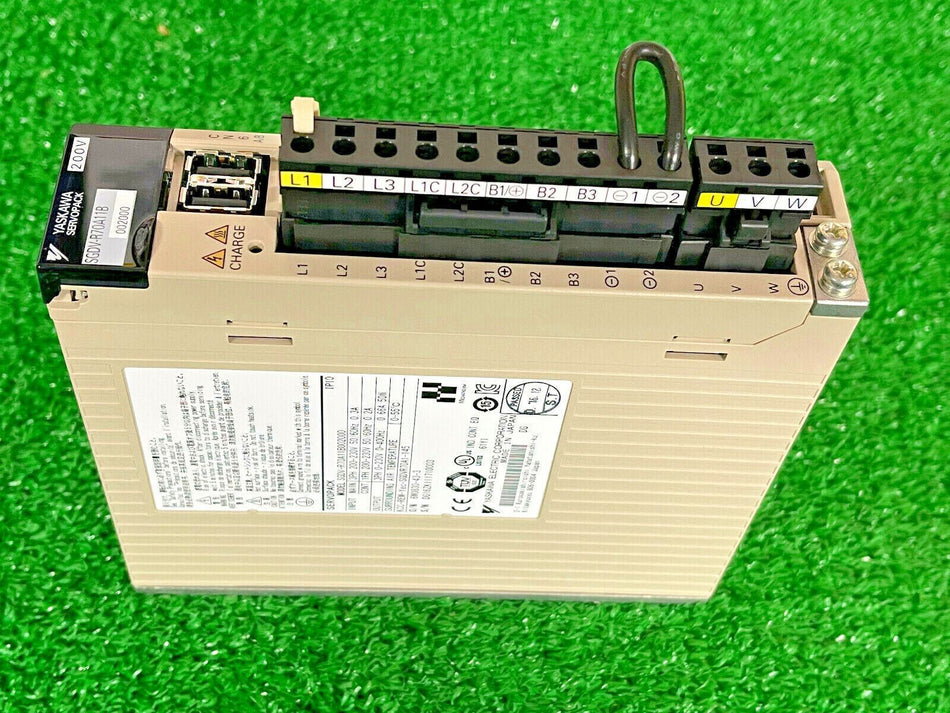 Yaskawa SGDV-R70A11B002000 Servopack Servo Drive, SGDVR70A11B002000